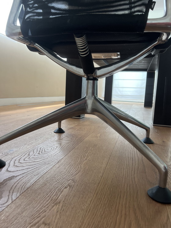 Image 1 of Sedie da conferenza Vitra Meda Chair