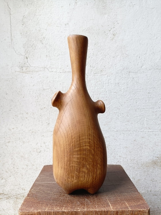 Image 1 of Vase/Skulptur aus geschnitzter massiver Eiche
