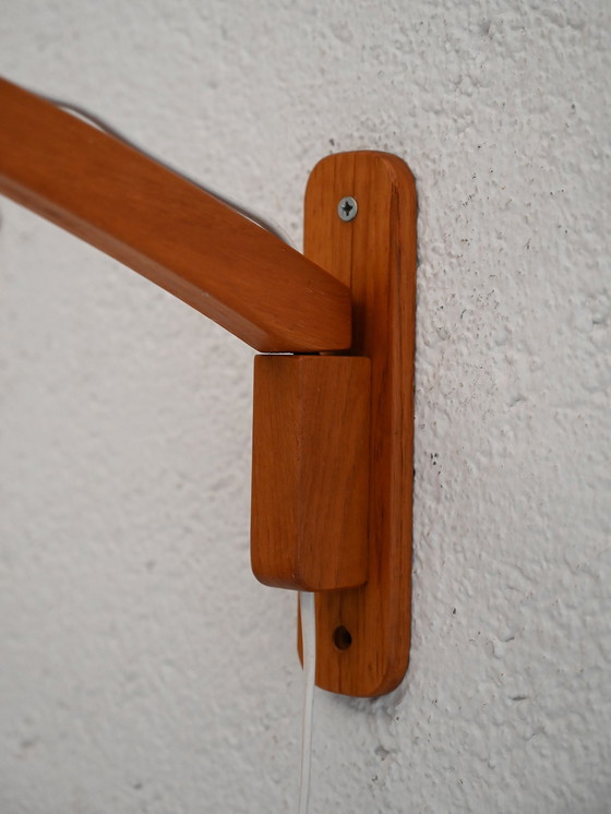 Image 1 of Vintage Scandinavische wandlamp in teakhout en stof