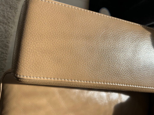 Divano in pelle a 2 posti e mezzo