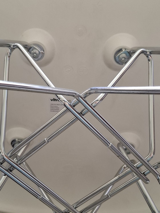 Image 1 of 4 Fauteuil Vitra Eames en plastique