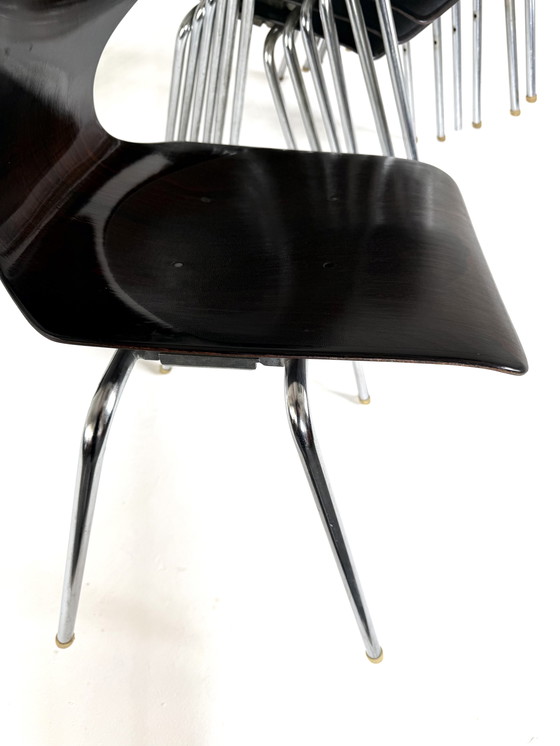 Image 1 of Set di 13 sedie impilabili Pagwood, modello Flötotto ‘70