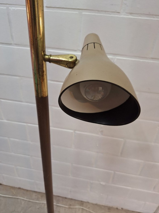 Image 1 of Lampadaire Lightolier de Gerald Thurston, style milieu du XXe siècle.