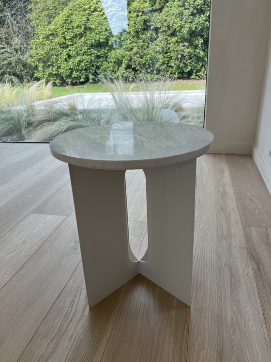 Image 1 of Menu Androgyne sidetable marble top