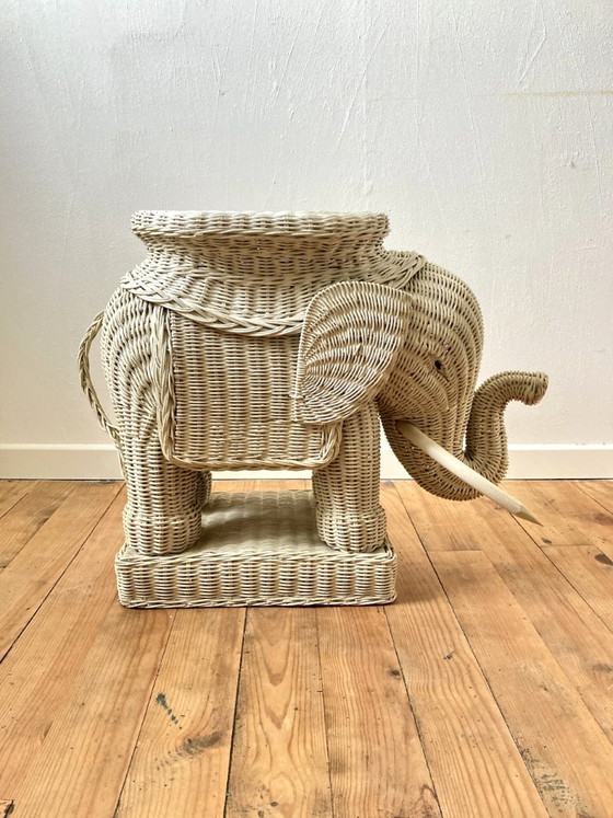 Tavolino elefante in vimini laccato bianco, anni '70, Tavolini, Rattan, Crema (foto 2 di 14)