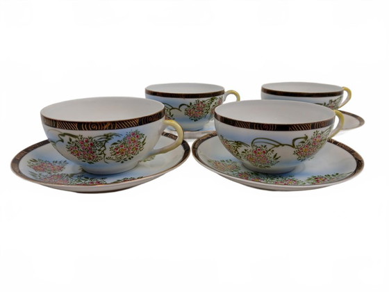 Image 1 of Tasses et soucoupes en porcelaine japonaise en forme de coquille d'œuf