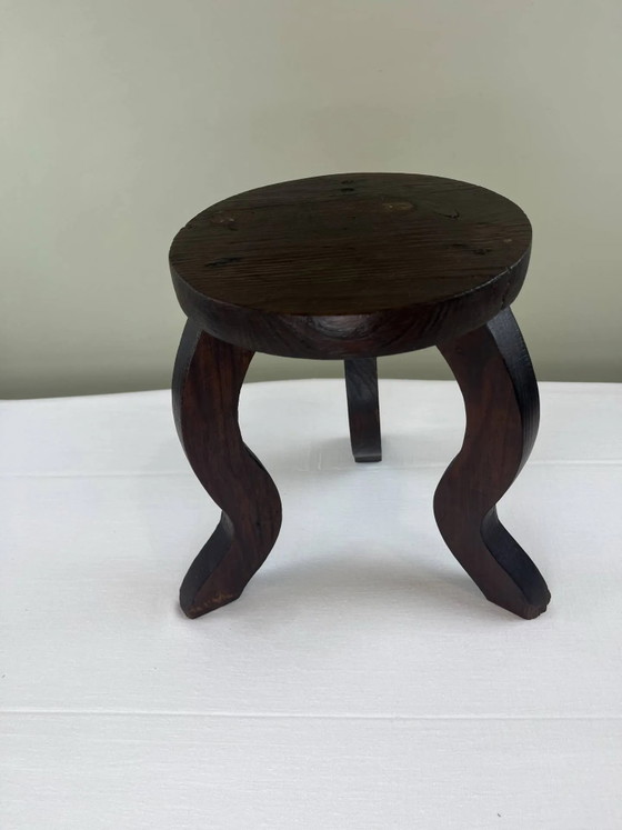 Ethnic tripod stool – Wood (photo 9 of 9)