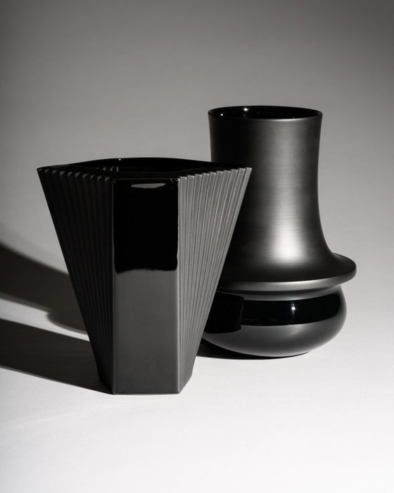 Image 1 of Black Porcelain Vase Duo Wolf Karnagel & Sami Wirkkala for Rosenthal, 80s–90s