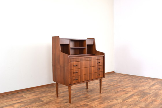 Image 1 of Mid Century Deense notenhouten secretaire, 1960S.