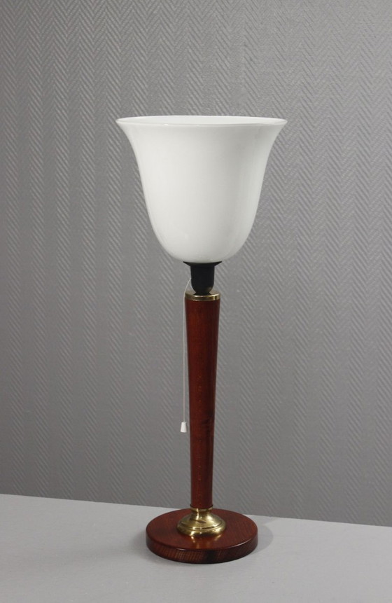 Image 1 of Vintage Mazda-lamp van hout, messing en opaalglas, Art Deco-design, 20e eeuw.