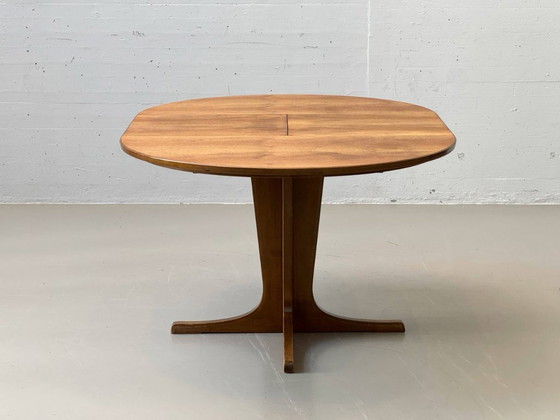 Image 1 of Extendable round table made of walnut wood, 1960s