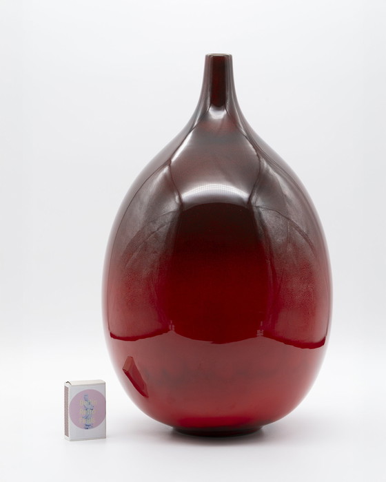 Image 1 of Raro jarrón de cerámica Ernestine Cannon de mediados de siglo, de color rojo intenso brillante, Salerno, Italia.