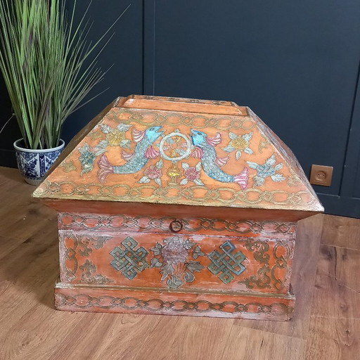 Handbemalte antike ungarische Brauttruhe