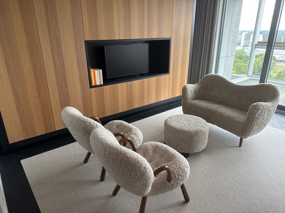 Image 1 of Arnold Madsen Clam Chair - Moonlight Sheepskin von Dagmar