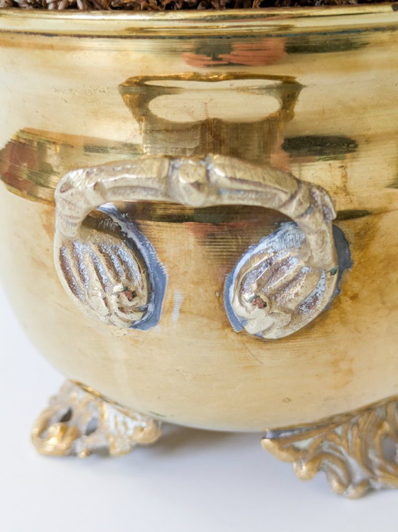 Fioriera vintage in ottone con piedini e manici decorati. – Vasi per piante, Brass (photo 4 of 15)