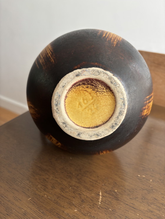 Image 1 of Vaso vintage marrone fatto a mano