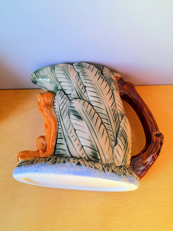 Image 1 of Pichet en barbotine singe