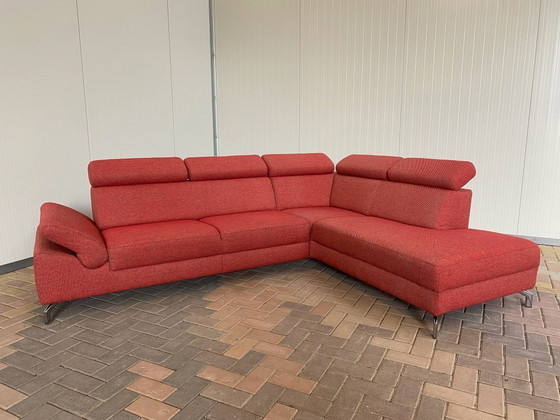 Image 1 of Hermoso sofá esquinero de tela roja