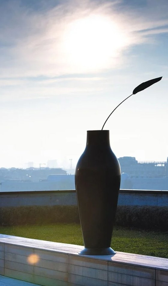 Image 1 of Fotografía de Miss Fower por Starck para Kartell