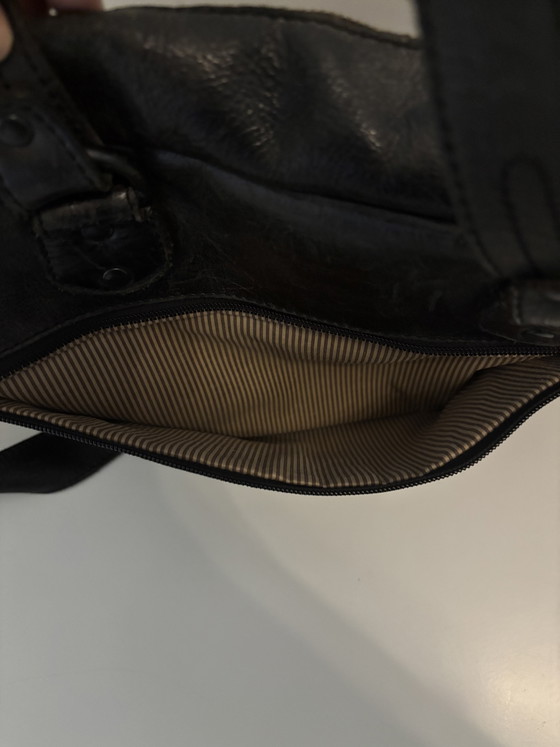 Sac bandoulière/sac pour ordinateur portable en cuir noir, marque Aunts & Uncles – Sacoches pour ordinateur (photo 3 of 9)