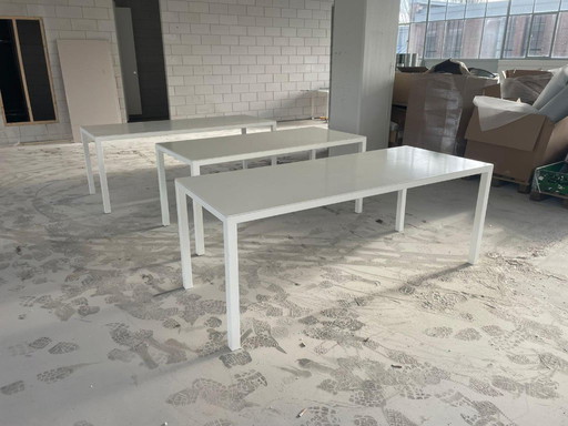 Tavoli in metallo bianco su misura - SOLO RITIRO