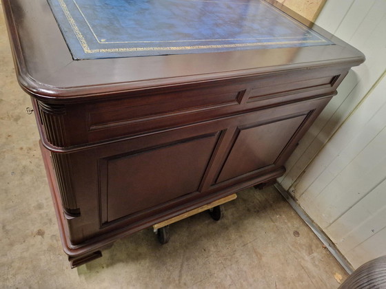 Image 1 of Klassieke Engelse dubbelzijdig bureau, schrijftafel, partnerdeks met lederen inleg afm. 180x105 en 76cm hoog.