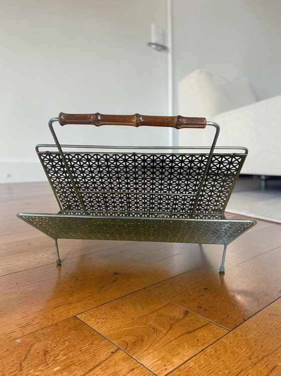 Vintage Newspaper Stand Brass & Black – Mid Century Magazine Rack with Wooden Handle | 1960s Design Magazine (photo 5 of 8)