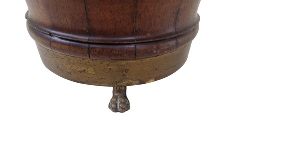 Image 1 of Jardinera antigua de caoba | Maceta con anillo de león victoriano de latón, hacia 1850
