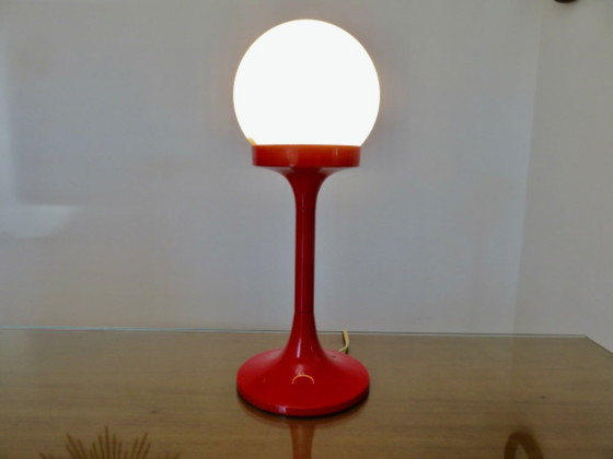 Pierre Disderot Tulpenfuß Tischlampe, rot lackiertes Aluminium und Opalglas, Frankreich, 1970 – Tischlampen (photo 3 of 11)