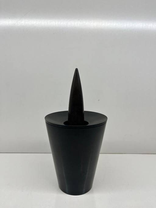 Joe Cactus Aschenbecher von Philippe Starck für Alessi, schwarzes Bakelit, Sammlerdesign