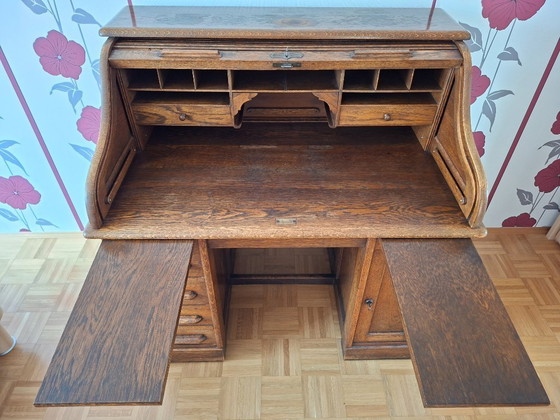 Image 1 of Scrivania antica in rovere con piano a rullo – completamente funzionale con chiave