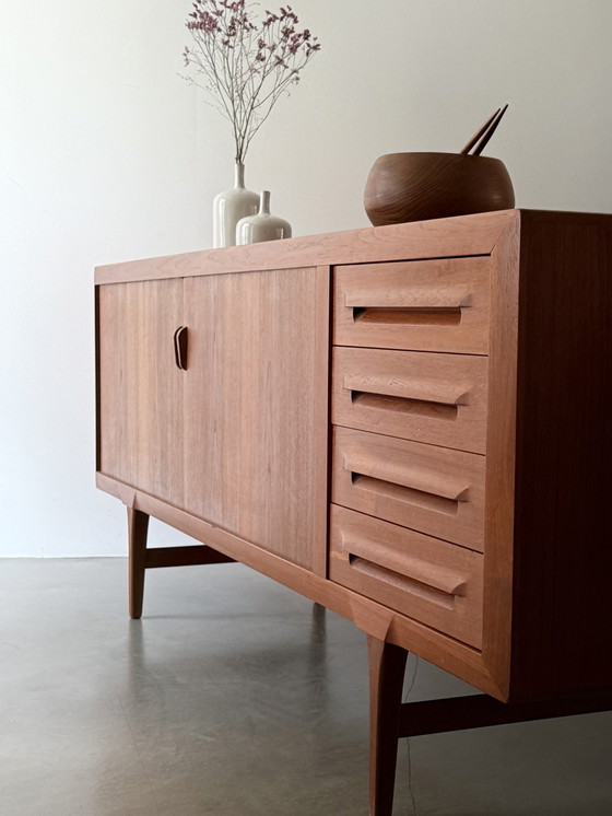 Image 1 of Ib-Kofod Larsen para aparador de teca Faarup Mobelfabrik, Dinamarca, años 60
