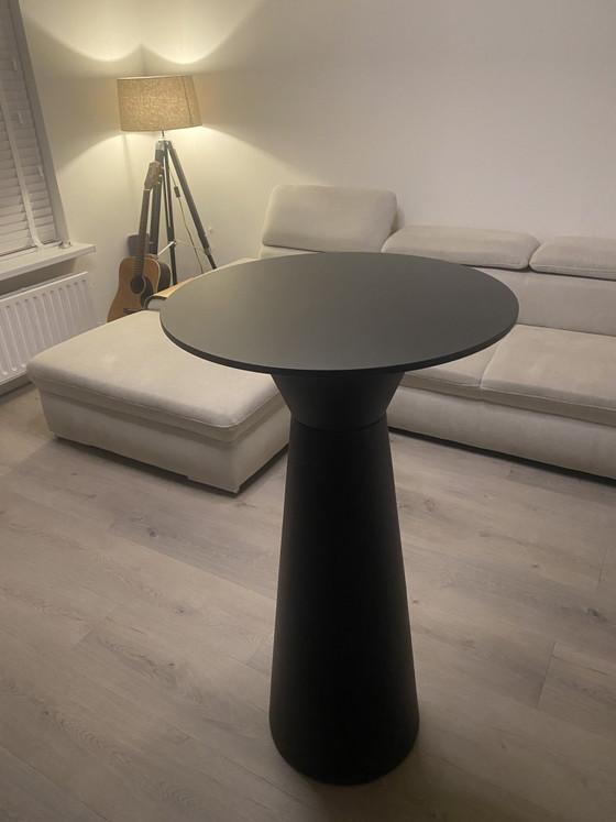 Set Bar Design: Tavolo Alto Inclass + 3x Sgabelli da bar HAY Revolver – Metal (photo 5 of 6)