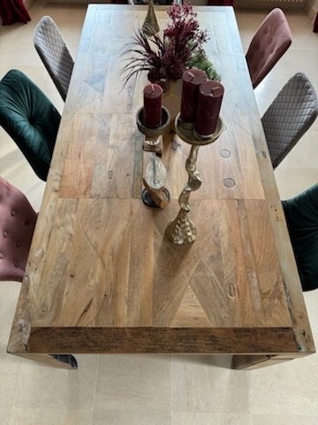 Image 1 of Kare design table