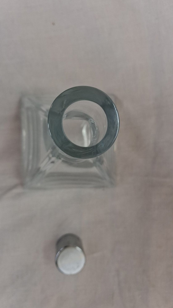 Image 1 of Caraffa triangolare con coperchio in metallo