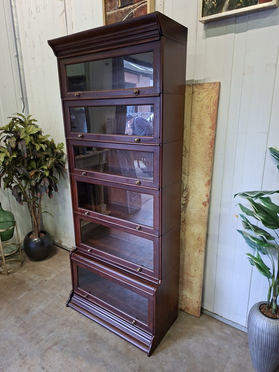 Image 1 of Librería clásica estilo Globe Wernicke en caoba, 86x23/44cm, 210cm de alto.