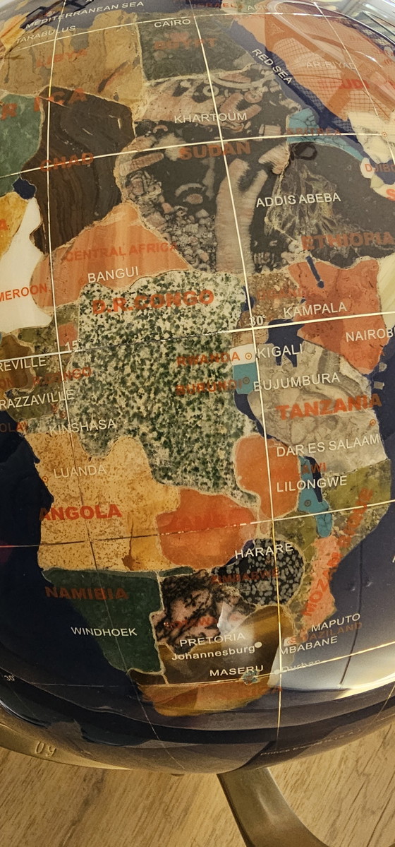 Image 1 of Globo de piedras semipreciosas de lapislázuli