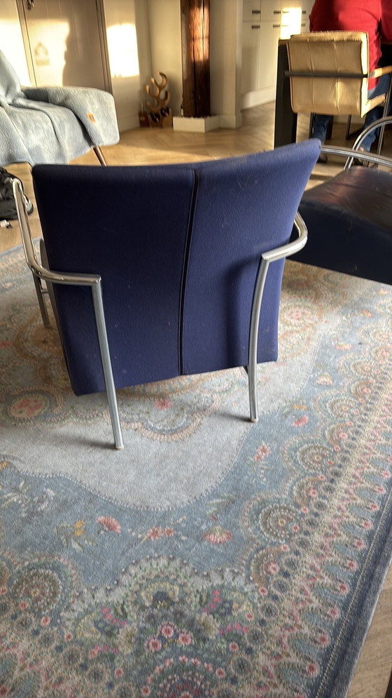 Image 1 of Twee blauwe Montis Lomas stoelen te koop
