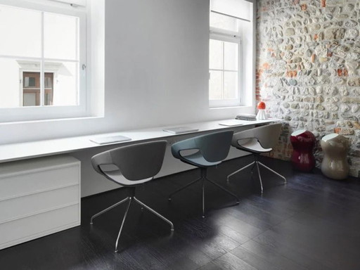 Vad Girevole Imbottita Chair - HORM