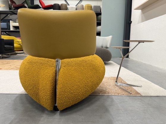 Image 1 of Leolux Pallone Armchair Yellow fabric leather