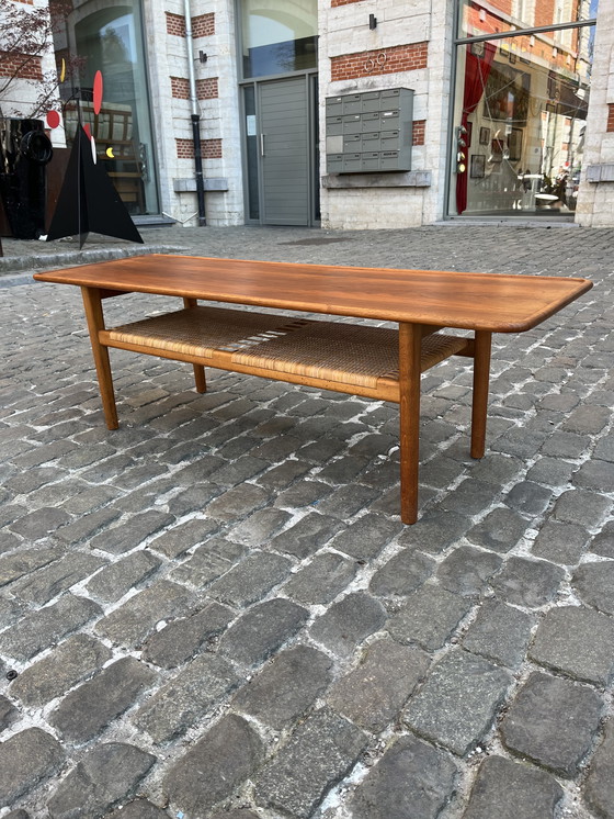 Image 1 of Niedriger Tisch aus Teakholz, von Hans J.Wegner, Dänemark, 1960er Jahre