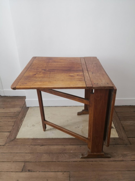 Image 1 of Folding table