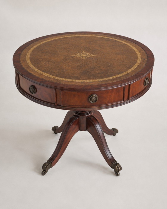 Vintage Engelse trommeltafel in Regency-stijl van mahoniehout en leer. – Bijzettafels, Leather, Brass (photo 2 of 9)