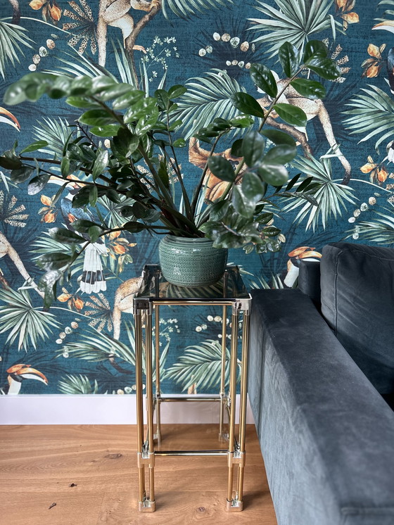 Image 1 of Tavolino laterale vintage in ottone con vetro fumé in stile anni '70 (Hollywood Regency)