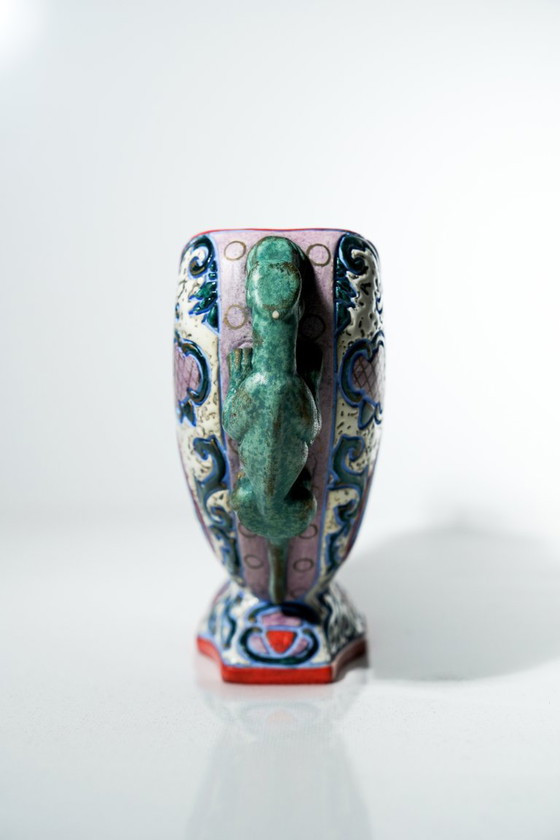 Amphora Czechoslovakia Art Deco Vase Cavalier Portrait Heraldic Crest Enamel – Ceramic (photo 3 of 15)