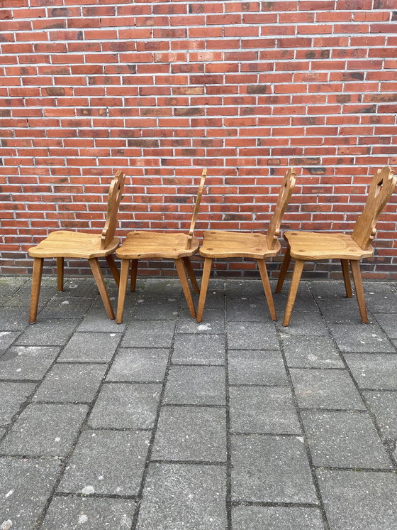 Image 1 of 4 Brutalistiche stoelen