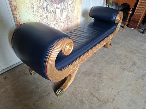 Image 1 of Antikes Cleopatra-Sofa. Schlafzimmerbank mit leichten Gebrauchsspuren. Maße: 148 x 46 cm und 59 cm hoch.