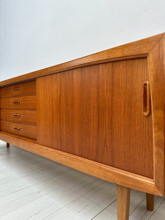 Image 1 of Grande credenza danese vintage di metà secolo in teak anni '60