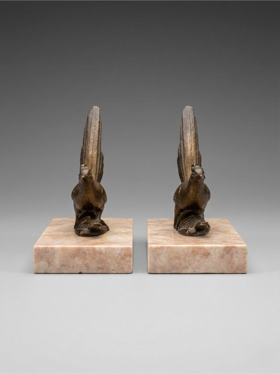 Image 1 of Pair of Art Deco bookends with birds – patinated spelter and pink marble – vintage – 1930s