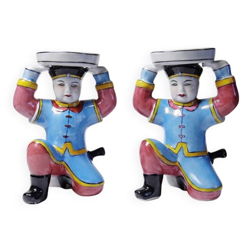 Par de portavelas chinos de porcelana pintados a mano, años 50-70.